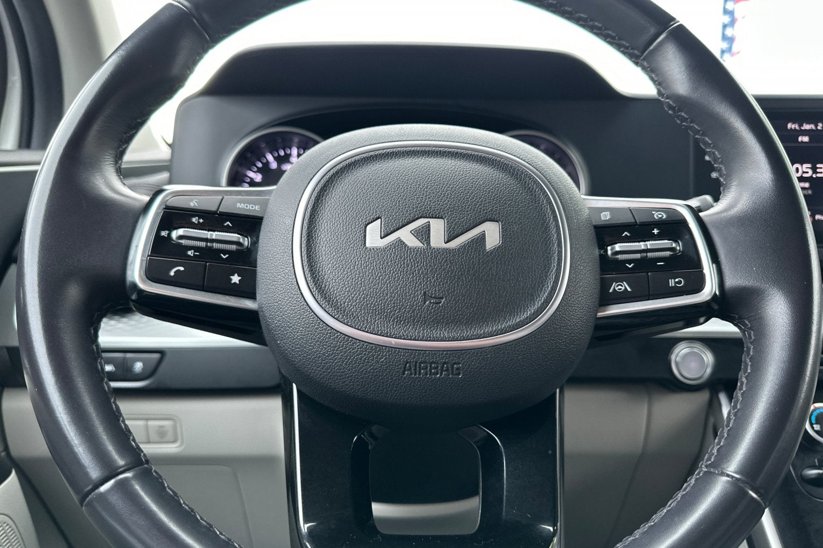 2024 Kia Carnival LX